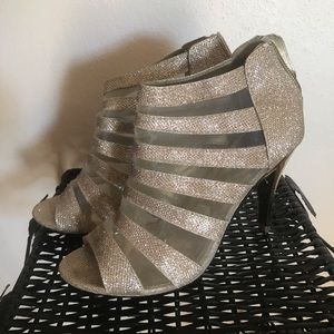 Heel booties